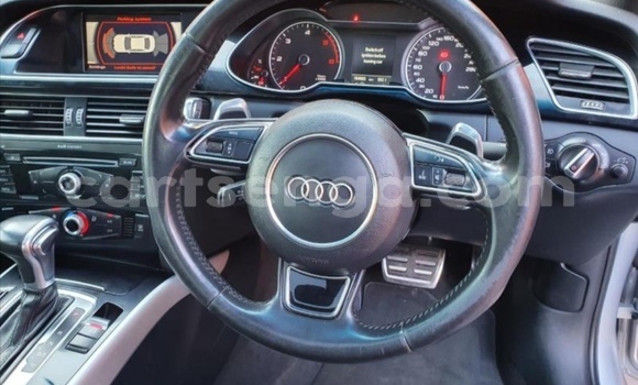 Nunua Ilio tumika Audi A4 Silver Gari ndani ya Big Bend nchini Wilaya ya Lubombo Nunua Ilio tumika Audi A4 Silver Gari ndani ya Big Bend nchini Wilaya ya Lubombo