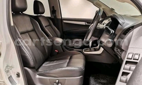 Buy Used Mercedes‒Benz GLA-klasse White Car in Mbabane in Manzini Buy Used Mercedes‒Benz GLA-klasse White Car in Mbabane in Manzini