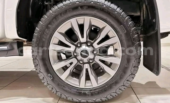 Buy Used Mercedes‒Benz GLA-klasse White Car in Mbabane in Manzini Buy Used Mercedes‒Benz GLA-klasse White Car in Mbabane in Manzini