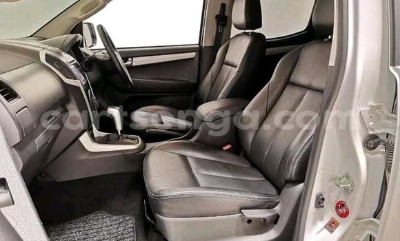 Buy Used Mercedes‒Benz GLA-klasse White Car in Mbabane in Manzini Buy Used Mercedes‒Benz GLA-klasse White Car in Mbabane in Manzini