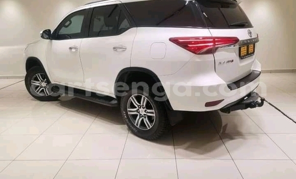 Buy Used Toyota Fortuner White Car in Mbabane in Manzini Buy Used Toyota Fortuner White Car in Mbabane in Manzini