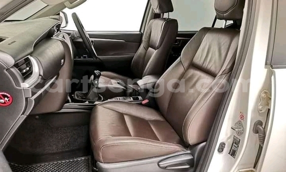 Buy Used Toyota Fortuner White Car in Mbabane in Manzini Buy Used Toyota Fortuner White Car in Mbabane in Manzini