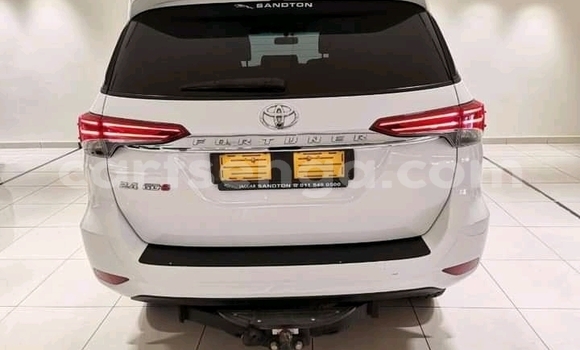Buy Used Toyota Fortuner White Car in Mbabane in Manzini Buy Used Toyota Fortuner White Car in Mbabane in Manzini