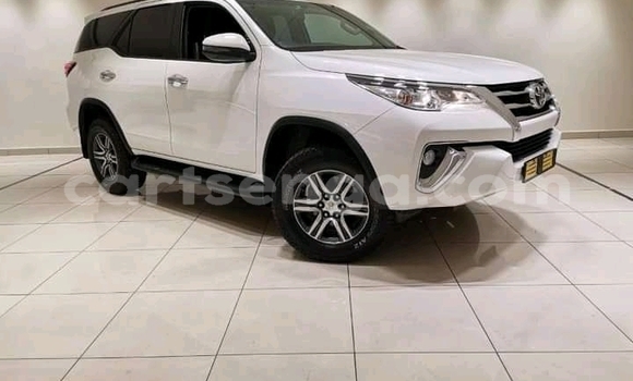 Buy Used Toyota Fortuner White Car in Mbabane in Manzini Buy Used Toyota Fortuner White Car in Mbabane in Manzini