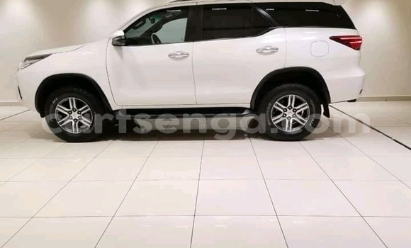 Buy Used Toyota Fortuner White Car in Mbabane in Manzini Buy Used Toyota Fortuner White Car in Mbabane in Manzini