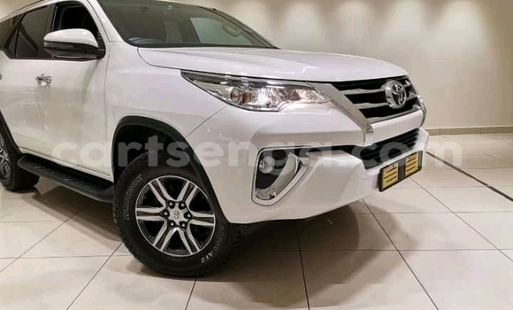 Buy Used Toyota Fortuner White Car in Mbabane in Manzini Buy Used Toyota Fortuner White Car in Mbabane in Manzini
