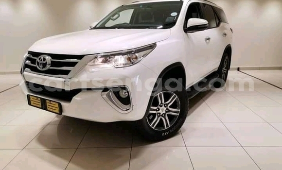 Buy Used Toyota Fortuner White Car in Mbabane in Manzini Buy Used Toyota Fortuner White Car in Mbabane in Manzini