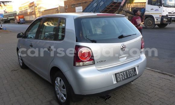 Nunua Ilio tumika Volkswagen Polo Silver Gari ndani ya Mbabane nchini Manzini Nunua Ilio tumika Volkswagen Polo Silver Gari ndani ya Mbabane nchini Manzini