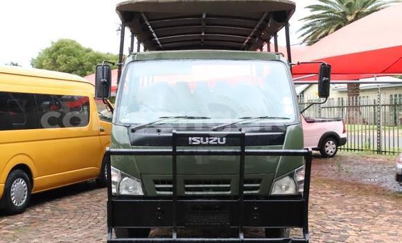 Nunua Ilio tumika Isuzu D-max Cab4 Green Gari ndani ya Big Bend nchini Lubombo Nunua Ilio tumika Isuzu D-max Cab4 Green Gari ndani ya Big Bend nchini Lubombo