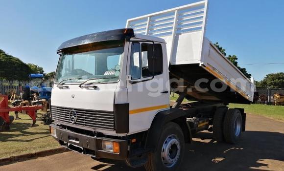 Acheter Occasion Utilitaire Mercedes‒Benz Tipper Autre à Big Bend, Lubombo Acheter Occasion Utilitaire Mercedes‒Benz Tipper Autre à Big Bend, Lubombo