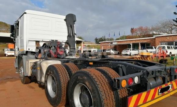 Acheter Occasion Utilitaire Mercedes‒Benz Truck Blanc à Big Bend, Lubombo District Acheter Occasion Utilitaire Mercedes‒Benz Truck Blanc à Big Bend, Lubombo District