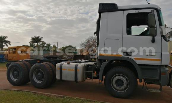Acheter Occasion Utilitaire Mercedes‒Benz Truck Blanc à Big Bend, Lubombo District Acheter Occasion Utilitaire Mercedes‒Benz Truck Blanc à Big Bend, Lubombo District