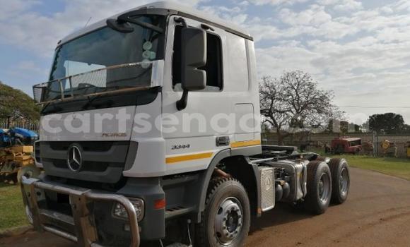 Acheter Occasion Utilitaire Mercedes‒Benz Truck Blanc à Big Bend, Lubombo District Acheter Occasion Utilitaire Mercedes‒Benz Truck Blanc à Big Bend, Lubombo District
