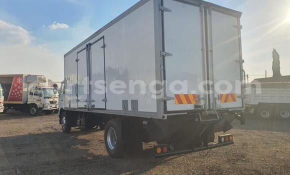 Acheter Occasion Utilitaire Nissan UD Blanc à Big Bend, Lubombo District Acheter Occasion Utilitaire Nissan UD Blanc à Big Bend, Lubombo District