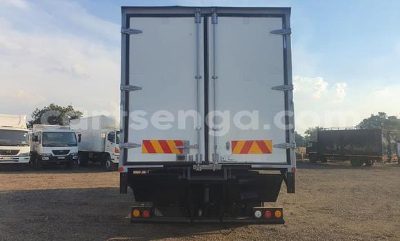 Acheter Occasion Utilitaire Nissan UD Blanc à Big Bend, Lubombo District Acheter Occasion Utilitaire Nissan UD Blanc à Big Bend, Lubombo District