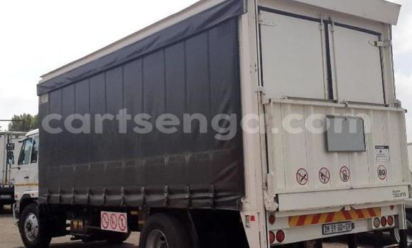 Acheter Occasion Utilitaire Nissan UD Blanc à Big Bend, Lubombo District Acheter Occasion Utilitaire Nissan UD Blanc à Big Bend, Lubombo District