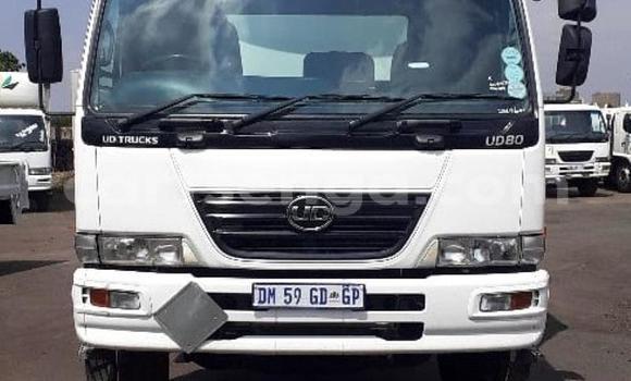 Acheter Occasion Utilitaire Nissan UD Blanc à Big Bend, Lubombo District Acheter Occasion Utilitaire Nissan UD Blanc à Big Bend, Lubombo District
