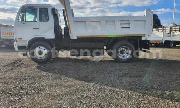 Acheter Occasion Utilitaire Nissan UD Blanc à Big Bend, Lubombo Acheter Occasion Utilitaire Nissan UD Blanc à Big Bend, Lubombo