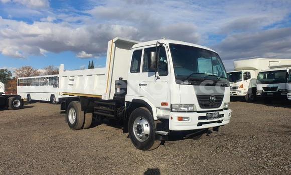 Acheter Occasion Utilitaire Nissan UD Blanc à Big Bend, Lubombo Acheter Occasion Utilitaire Nissan UD Blanc à Big Bend, Lubombo