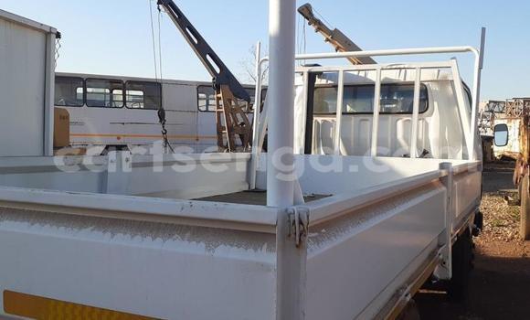 Nunua Ilio tumika Toyota Dyna White Lori ndani ya Big Bend nchini Wilaya ya Lubombo Nunua Ilio tumika Toyota Dyna White Lori ndani ya Big Bend nchini Wilaya ya Lubombo