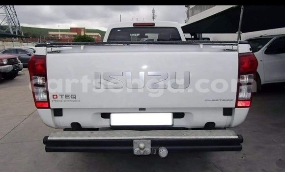 Buy Used Isuzu D–MAX White Car in Mbabane in Manzini Buy Used Isuzu D–MAX White Car in Mbabane in Manzini