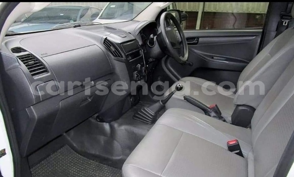 Buy Used Isuzu D–MAX White Car in Mbabane in Manzini Buy Used Isuzu D–MAX White Car in Mbabane in Manzini