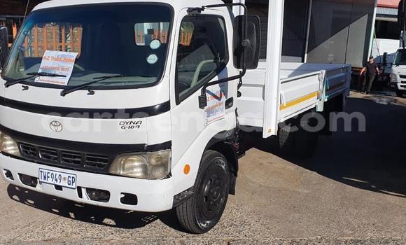 Buy Used Toyota Dyna White Truck in Mbabane in Manzini
