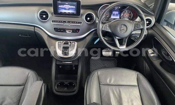 Acheter Occasion Voiture Mercedes‒Benz V-klasse Gris à Ezulwini, Hhohho Acheter Occasion Voiture Mercedes‒Benz V-klasse Gris à Ezulwini, Hhohho