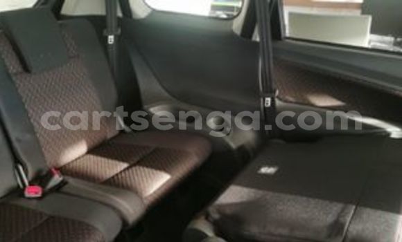 Nunua Ilio tumika Toyota Avanza Silver Gari ndani ya Ezulwini nchini Hhohho Nunua Ilio tumika Toyota Avanza Silver Gari ndani ya Ezulwini nchini Hhohho