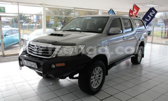 Buy Used Toyota Hilux White Car in Mbabane in Manzini