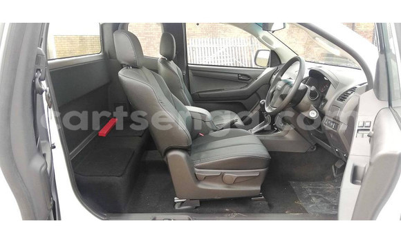 Acheter Occasion Voiture Isuzu KB Blanc à Mbabane, Manzini Acheter Occasion Voiture Isuzu KB Blanc à Mbabane, Manzini