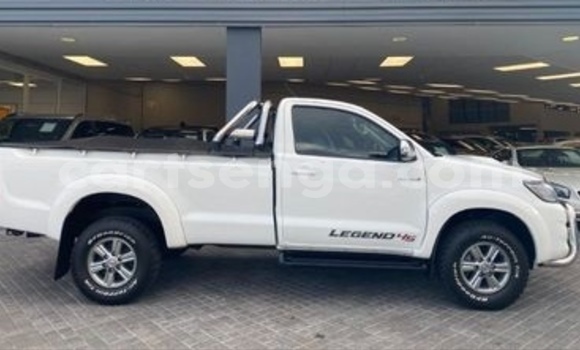Nunua Ilio tumika Toyota Hilux White Gari ndani ya Ezulwini nchini Hhohho Nunua Ilio tumika Toyota Hilux White Gari ndani ya Ezulwini nchini Hhohho