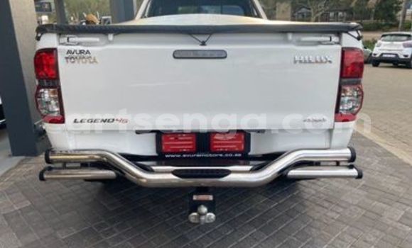 Nunua Ilio tumika Toyota Hilux White Gari ndani ya Ezulwini nchini Hhohho Nunua Ilio tumika Toyota Hilux White Gari ndani ya Ezulwini nchini Hhohho