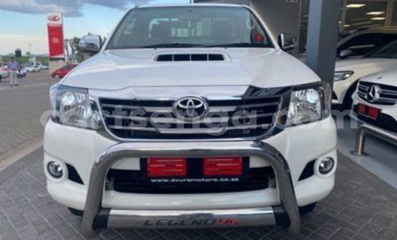 Nunua Ilio tumika Toyota Hilux White Gari ndani ya Ezulwini nchini Hhohho Nunua Ilio tumika Toyota Hilux White Gari ndani ya Ezulwini nchini Hhohho