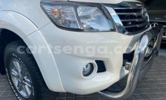 Nunua Ilio tumika Toyota Hilux White Gari ndani ya Ezulwini nchini Hhohho Nunua Ilio tumika Toyota Hilux White Gari ndani ya Ezulwini nchini Hhohho