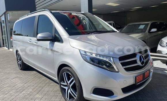 Buy Used Mercedes‒Benz V-klasse Silver Car in Ezulwini in Hhohho Buy Used Mercedes‒Benz V-klasse Silver Car in Ezulwini in Hhohho