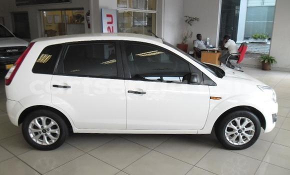 Acheter Occasion Voiture Ford Ikon Blanc à Manzini, Manzini Acheter Occasion Voiture Ford Ikon Blanc à Manzini, Manzini