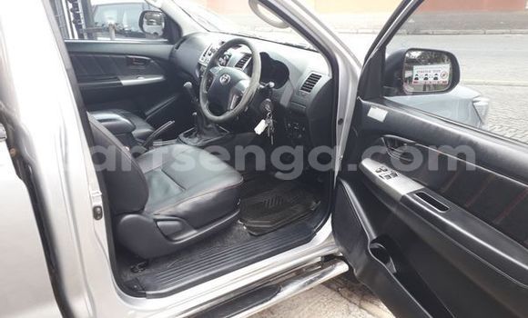 Acheter Occasion Voiture Toyota Hilux Gris à Ezulwini, Hhohho Acheter Occasion Voiture Toyota Hilux Gris à Ezulwini, Hhohho