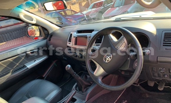 Acheter Occasion Voiture Toyota Hilux Blanc à Bulembu, Hhohho Acheter Occasion Voiture Toyota Hilux Blanc à Bulembu, Hhohho