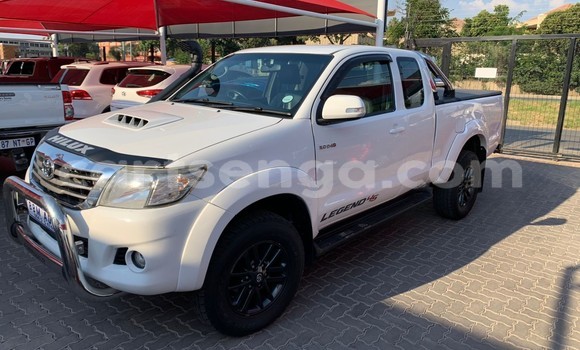 Acheter Occasion Voiture Toyota Hilux Blanc à Bulembu, Hhohho Acheter Occasion Voiture Toyota Hilux Blanc à Bulembu, Hhohho