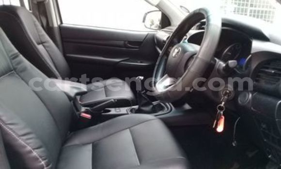 Buy Used Toyota Hilux White Car in Ezulwini in Hhohho Buy Used Toyota Hilux White Car in Ezulwini in Hhohho