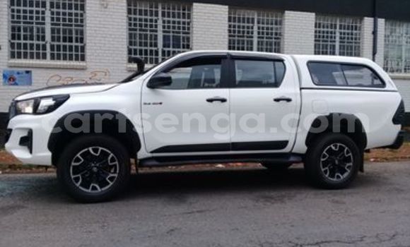 Buy Used Toyota Hilux White Car in Ezulwini in Hhohho Buy Used Toyota Hilux White Car in Ezulwini in Hhohho