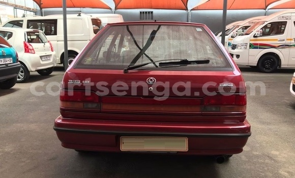 Acheter Occasion Voiture Mazda 323 Rouge à Bulembu, Hhohho Acheter Occasion Voiture Mazda 323 Rouge à Bulembu, Hhohho