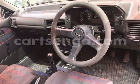 Acheter Occasion Voiture Mazda 323 Rouge à Bulembu, Hhohho Acheter Occasion Voiture Mazda 323 Rouge à Bulembu, Hhohho