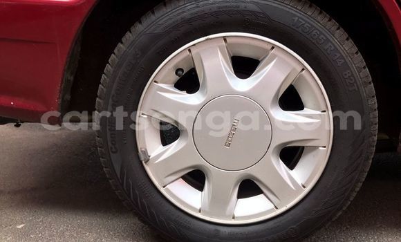 Acheter Occasion Voiture Mazda 323 Rouge à Bulembu, Hhohho Acheter Occasion Voiture Mazda 323 Rouge à Bulembu, Hhohho