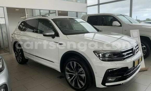 Buy Used Volkswagen Tiguan White Car in Mbabane in Manzini Buy Used Volkswagen Tiguan White Car in Mbabane in Manzini