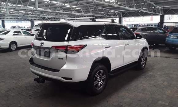 Buy Used Toyota Fortuner White Car in Mbabane in Manzini Buy Used Toyota Fortuner White Car in Mbabane in Manzini