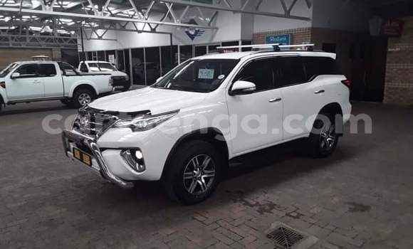 Buy Used Toyota Fortuner White Car in Mbabane in Manzini Buy Used Toyota Fortuner White Car in Mbabane in Manzini