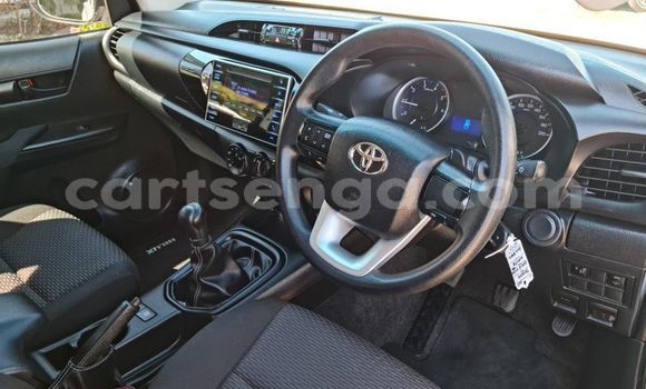 Buy Used Toyota Hilux White Car in Bhunya in Manzini Buy Used Toyota Hilux White Car in Bhunya in Manzini