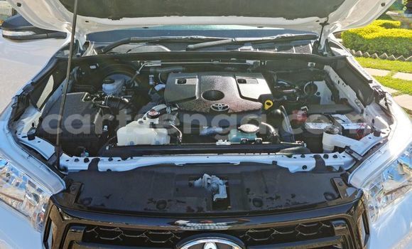 Buy Used Toyota Hilux White Car in Bhunya in Manzini Buy Used Toyota Hilux White Car in Bhunya in Manzini